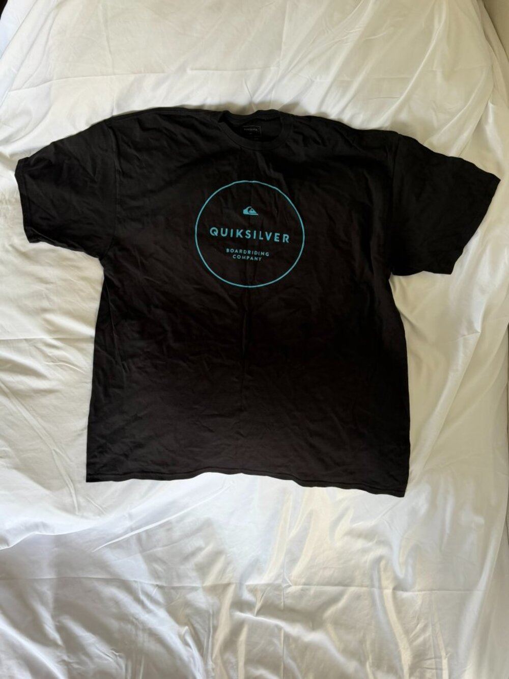 Quiksilver Men's XXL Premium Fit Black Graphic T-Shirt Blue Logo 100% Cotton